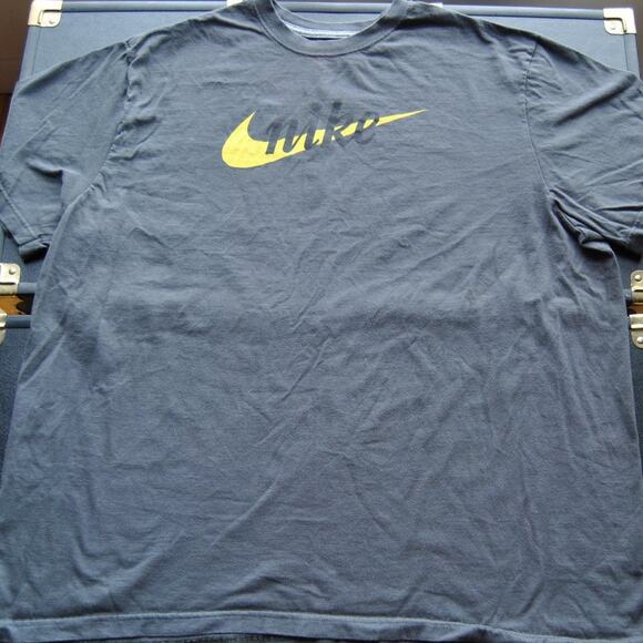 Nike  3X-Large Gray Short Sleeve Shirt w/ Yellow Swoosh - Picture 1 of 5